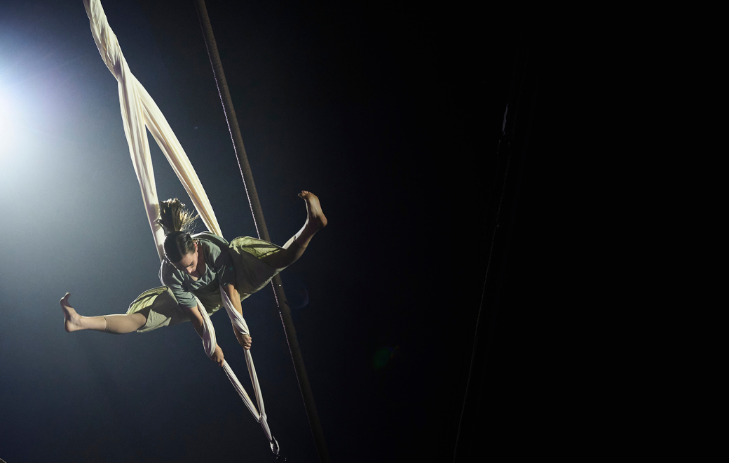 Bastringue – Festival de cirque:  Une 3e édition spectaculaire et haute en couleur!